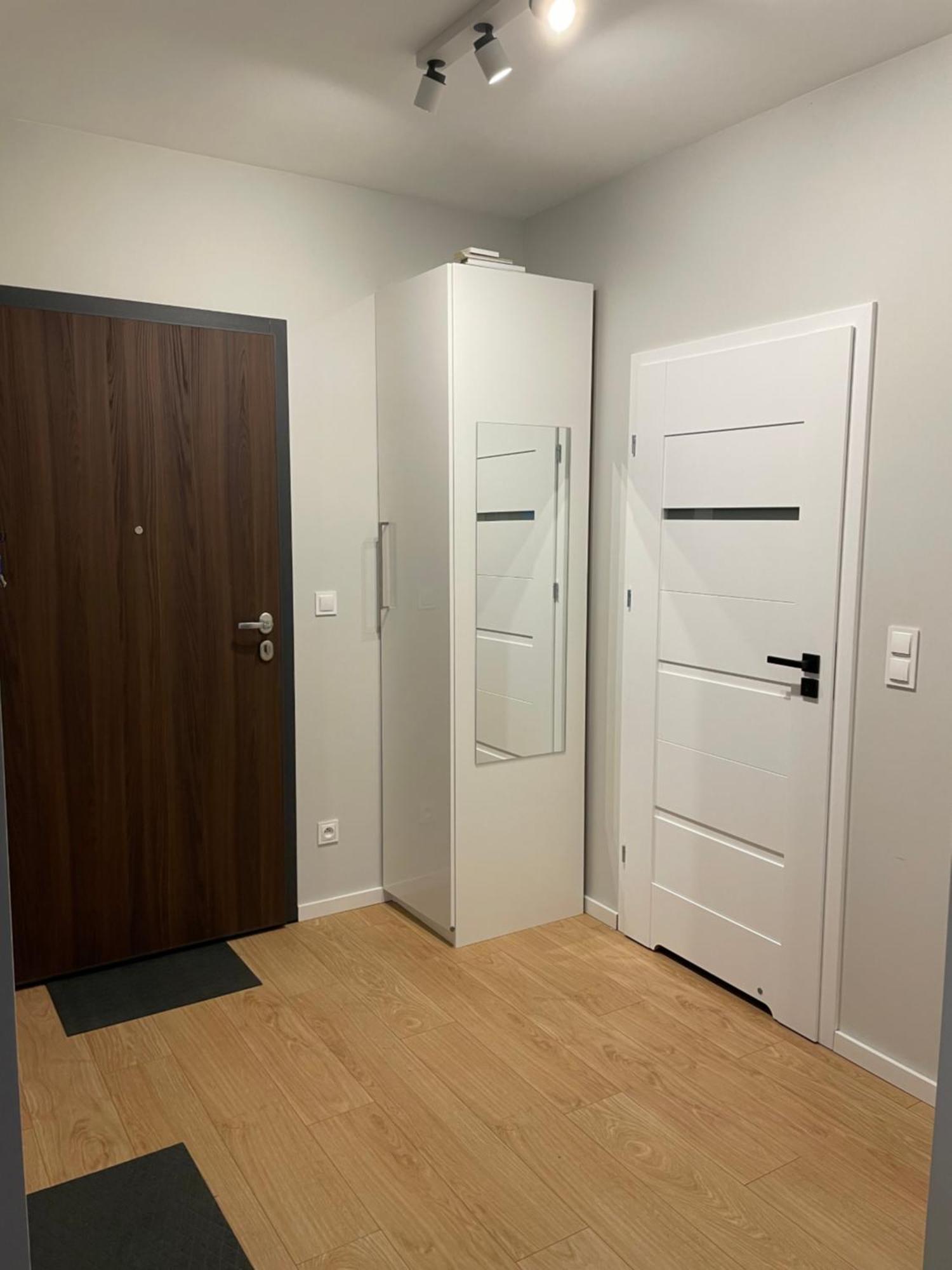 Essence Lux Apartment, Free Parking, Self Check-In 24H Poznan Bagian luar foto